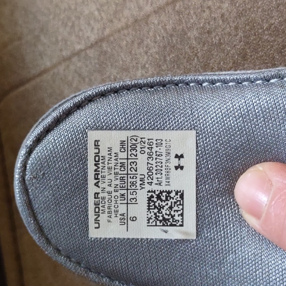 Under Armour Slides - Picture 6 of 6